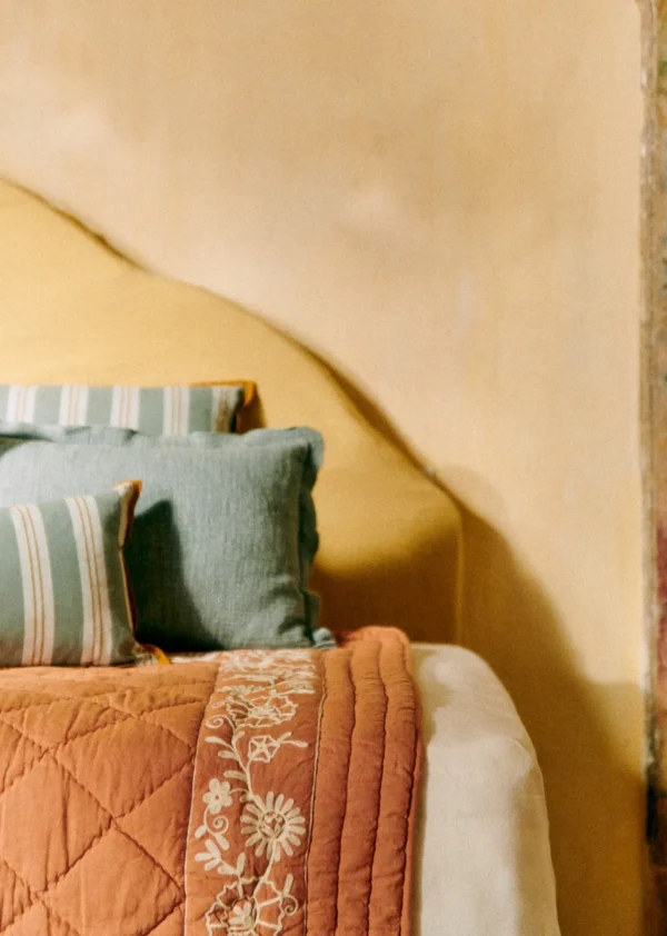 Sezane Bestickte Steppdecke