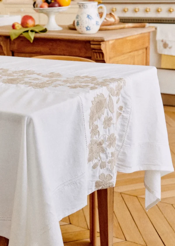 Sezane Bestickte Tischdecke