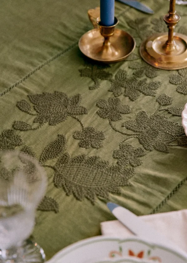 Sezane Bestickte Tischdecke