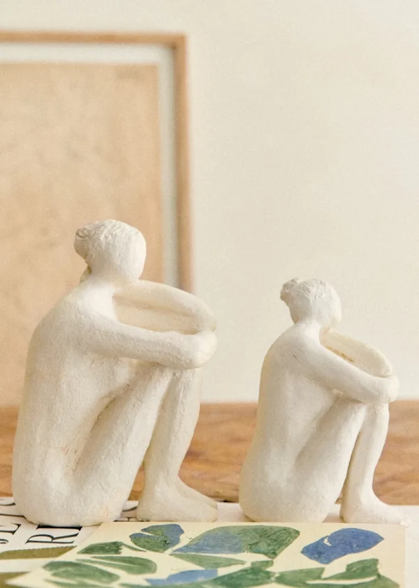 Sezane Skulptur Guénolée Courcoux - In Gedanken Versunkene Frau - Kleines Modell