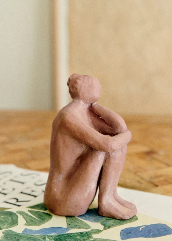 Sezane Skulptur Guénolée Courcoux - In Gedanken Versunkene Frau - Kleines Modell