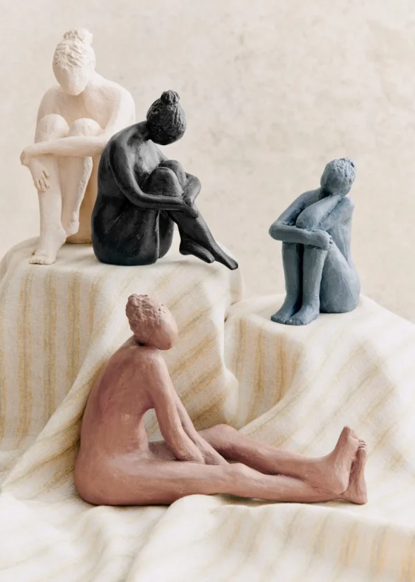 Sezane Skulptur Guénolée Courcoux - In Gedanken Versunkene Frau - Kleines Modell