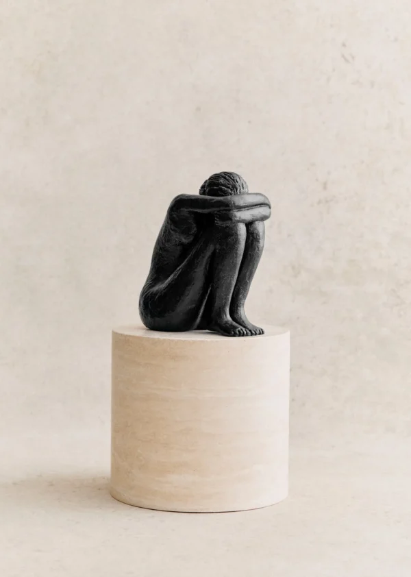 Sezane Skulptur Guénolée Courcoux - Sitzende Frau Großes Modell