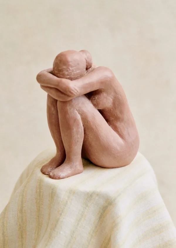 Sezane Skulptur Guénolée Courcoux - Sitzende Frau Kleines Modell